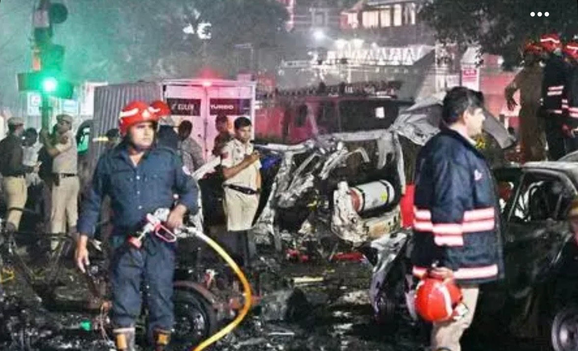 DefeScope's tweet image. Govt declares Delhi car blast as terrorist incident, passes resolution
After convening a Union Cabinet meeting on the blast near Red Fort in Delhi, the government has declared the blast as a terrorist incident.