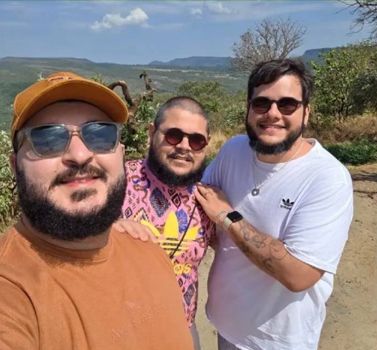 jtimilgrau's tweet photo. Trisal Jataiense, tem união estável reconhecida pela justiça! 👏🏻 https://t.co/59BVV9W1c1