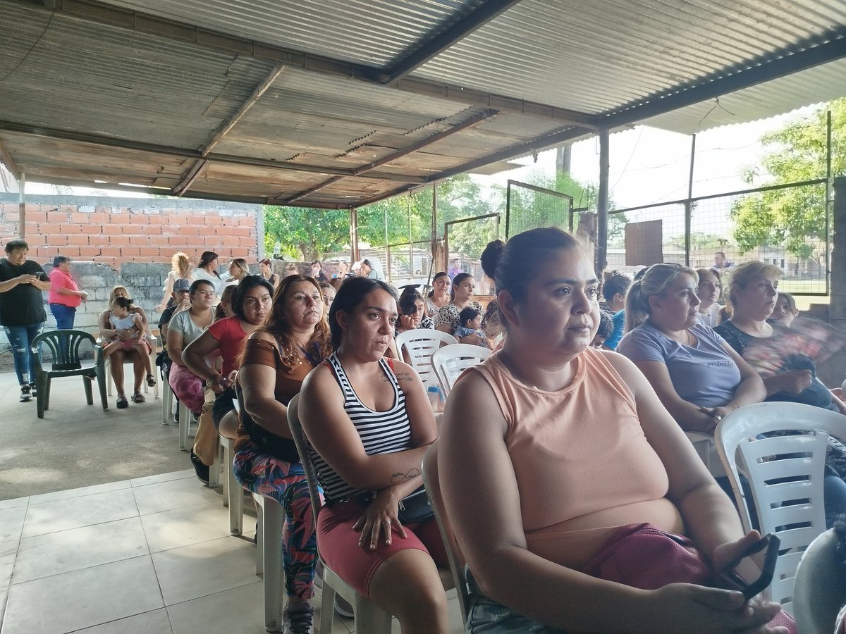 <a href="/OsvaldoJaldo/">Osvaldo Jaldo</a> <a href="/FEDEMASSOTUC/">Federico Masso</a> información esencial sobre los elementos necesarios para atravesar este período de manera segura e independiente.
👥Acompañaron la Directora de Promoción y Protección de los Derechos de la Mujer, <a href="/flor_cv19/">Flor Villagra</a> y la Directora del Observatorio de la Mujer, Florencia Guerra.