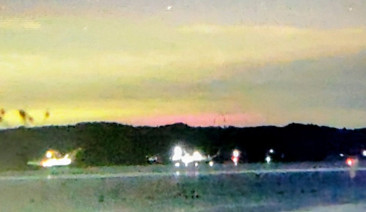 オーロラ撮れた(´▽`)ノ
肉眼では・・・見えず。
写真はカメラの液晶をスマホで撮影(;^_^A
後は帰宅してから。

2025/11/12 23:57 at Sizugawa,miyagi-pref.

#オーロラシチズン