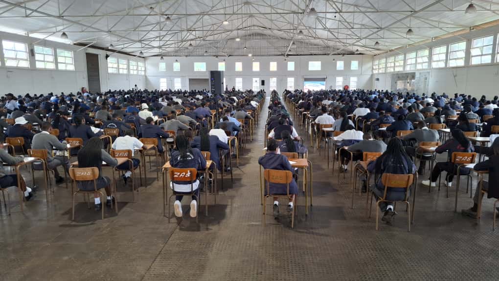 Our Biggest DELF Exams Session Yet! 🎉

We’re proud to host our largest group of DELF candidates ever at Alliance Française de Harare!
Bonne chance to all the candidates - your hard work and dedication will shine through. 🌟

#delfexams #learnfrench #frenchcertification