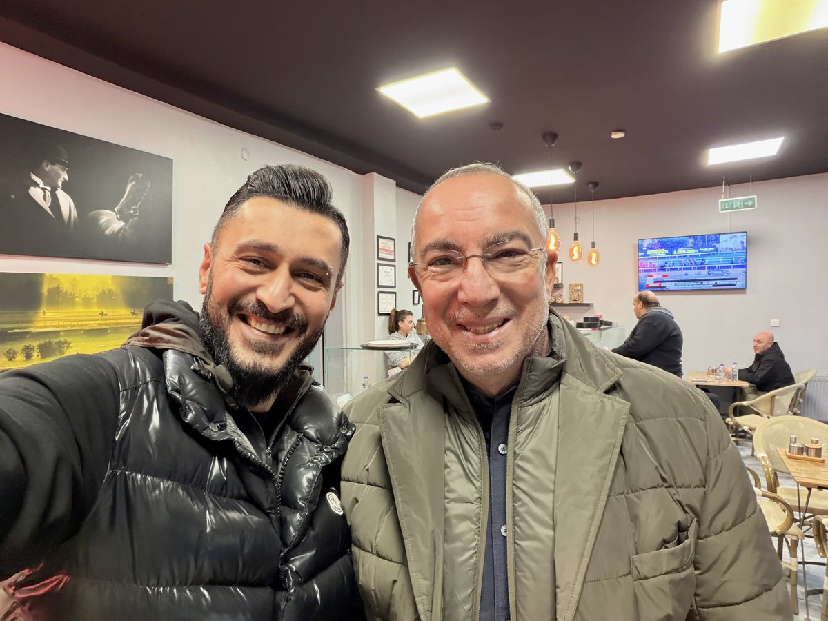 cancagri34's tweet photo. Cüneyt Çalıcıoğlu abim de burada ☕️ https://t.co/LCCtO6oh7I