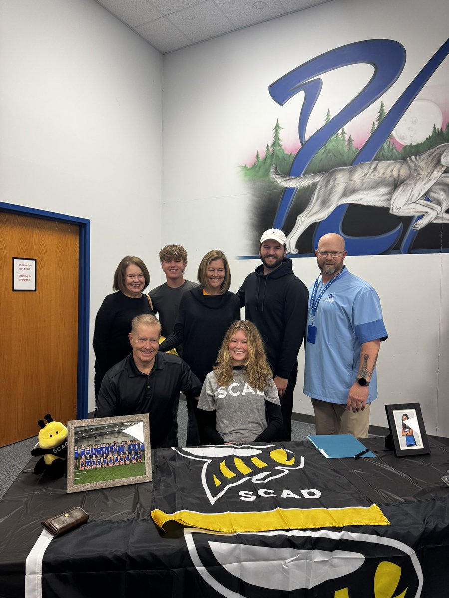 jhat1_0's tweet photo. College signing day at Plano West! Alex Hattrup Xcountry / Track for Savannah College Of Art &amp; Design - Atlanta (SCAD). 3 down, 1 more HS Soph. to go.... 😳😳 Very proud &amp; congrats @ahat 💯👊 https://t.co/nqhYbkLCBR