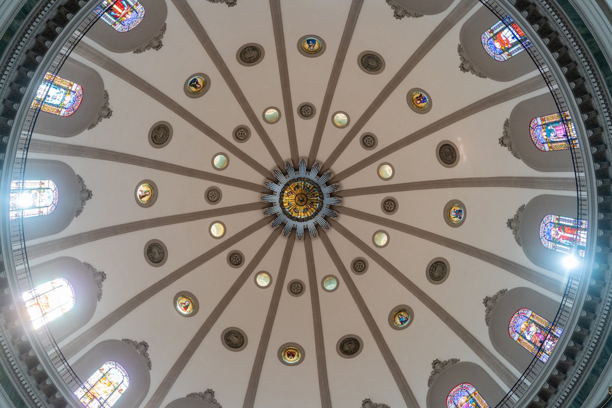 ⛪ Iglesia de la Caridad ⛪
Corazón espiritual de Cartagena y hogar de la Virgen de la Caridad.
Un lugar lleno de fe y tradición que ningún visitante debe perderse.