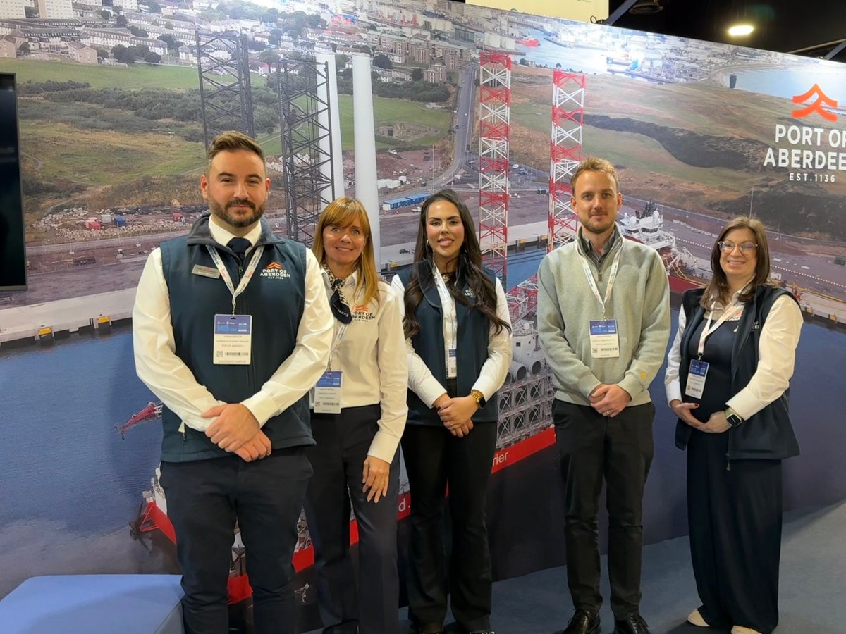 PortofAberdeen's tweet image. It&apos;s been a busy day one so far at @RenewableUK @ScotRenew #FloatingWind25

Conversations have been flowing and it&apos;s been great to engage with new contacts and established connections.

Come and say hello to our team on stand J33!

#FOW25 #FloatingWind #OffshoreEnergy #Innovation