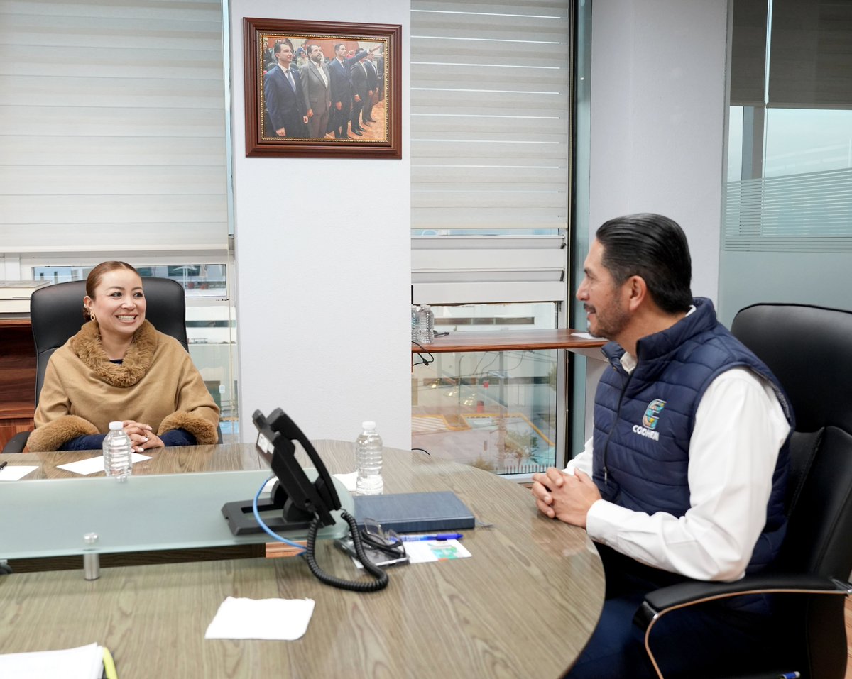 ✨ El día de ayer sostuve una reunión con <a href="/yosemendozanr/">Yoselin Mendoza</a>, Presidenta Municipal de Nicolás Romero. Hablamos sobre la importancia de mantener el trabajo conjunto 🧩 para impulsar estrategias que fortalezcan la prevención y protección de los derechos humanos 🕊️ en su municipio. 🏘️