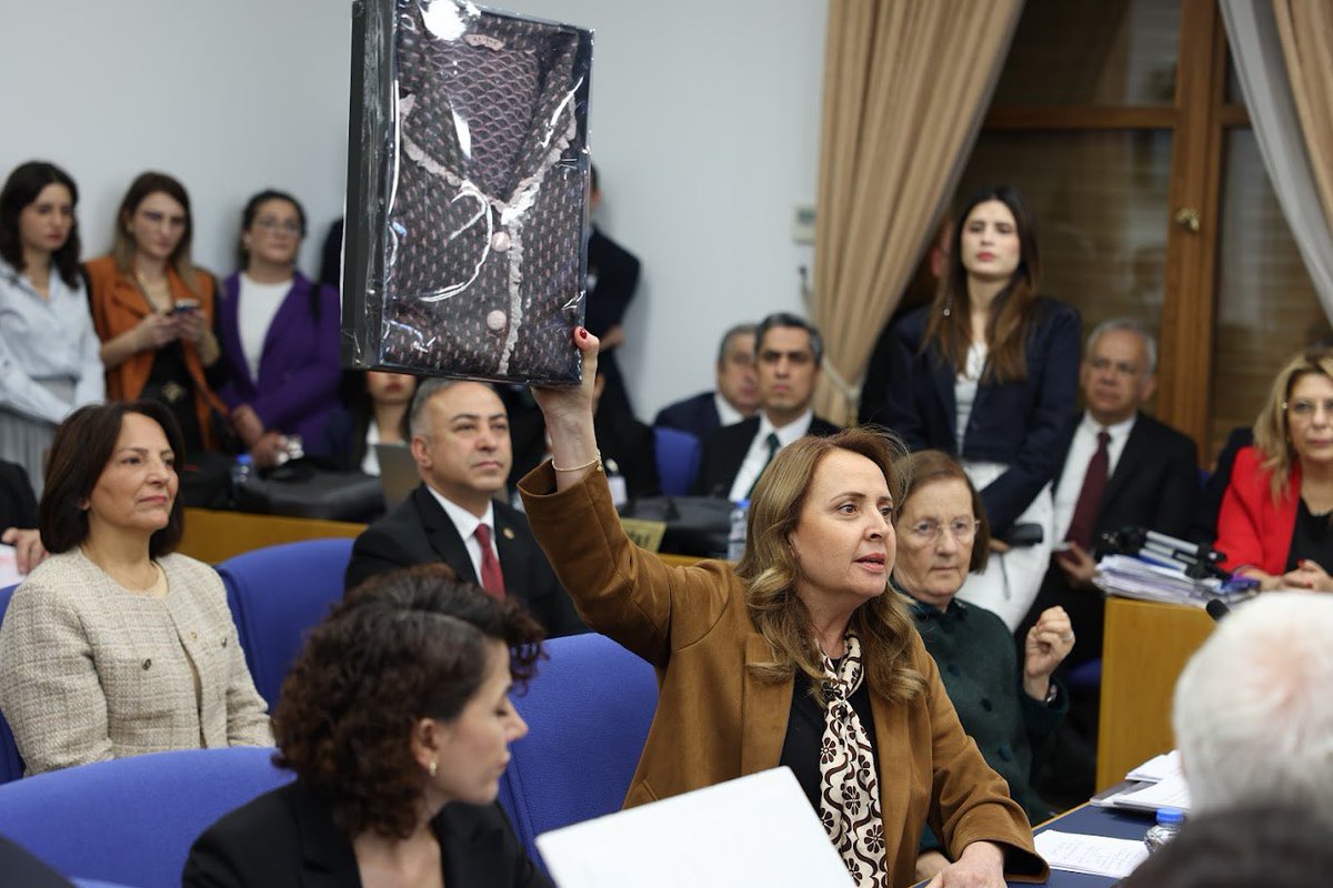 📍TBMM Plan ve Bütçe Komisyonu

Aile ve Sosyal Hizmetler Bakanlığı’nın 2026 yılı bütçesini görüşüyoruz.

2025 yılını Aile Yılı ilan eden AKP iktidarına ve Bakan Mahinur Özdemir Göktaş’a ailelerin nasıl parçalandığı, gençlerimizin nasıl uyuşturucu batağına saplandığı, ülkemizin