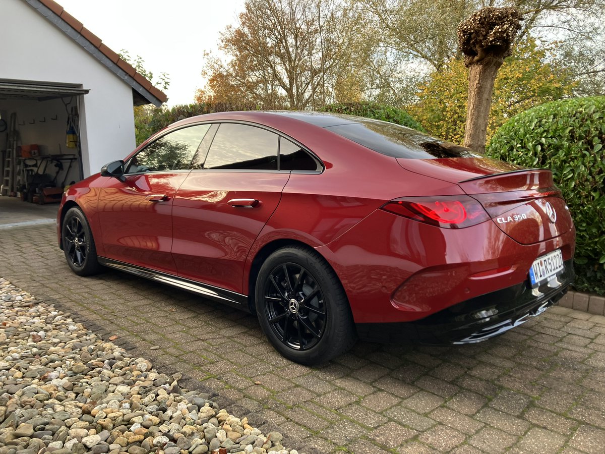 Powermikey2206's tweet image. Ein Ausflug in die Welt der E-Autos. Vom CLA 35 AMG Shooting Brake kommend. Schlecht sieht er ja nicht aus, auch nicht mit den winzigen 17&quot;-Radern mit 225er Winterbereifung. Aber Liebe auf den ersten Blick? Nein. Gut, ich habe irgendwo mal gelesen, dass die Liebe auf den zweiten…