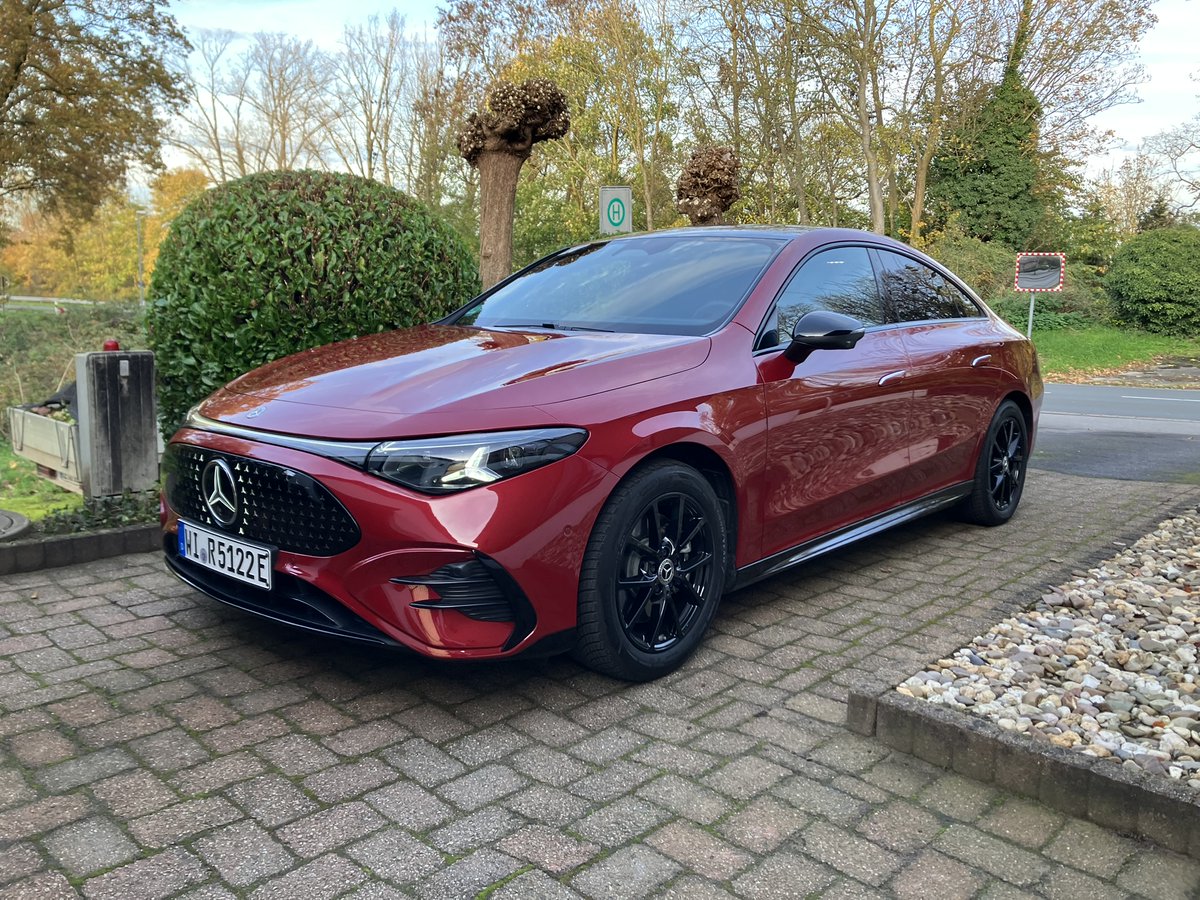 Powermikey2206's tweet image. Ein Ausflug in die Welt der E-Autos. Vom CLA 35 AMG Shooting Brake kommend. Schlecht sieht er ja nicht aus, auch nicht mit den winzigen 17&quot;-Radern mit 225er Winterbereifung. Aber Liebe auf den ersten Blick? Nein. Gut, ich habe irgendwo mal gelesen, dass die Liebe auf den zweiten…