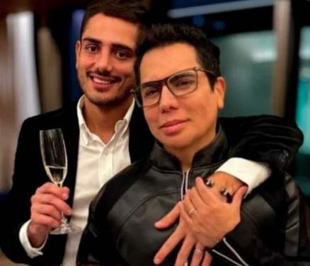 ElchaldeLizz's tweet photo. El dermatólogo favorito de las estrellas y nuestro también, contrajo matrimonio!!! Felicidades Javi querido, te deseamos lo mejor en tu nueva etapa al lado de Reinaldo!!! #EdithMarquez cantó el Ave María, vimos a Karime Pindter, Liliana Arriaga, Raúl Araiza y otros.
@javierderma https://t.co/SMnedmo3Lj