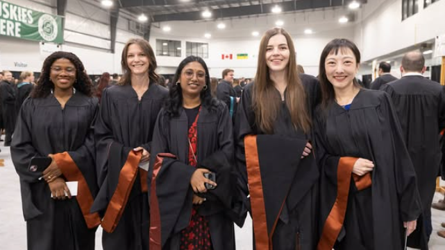 StoonPubSchools's tweet image. Big congrats to all the @usask College of Education grads today! 🎓 Some are already part of our team, and we’re excited to welcome more in the future. 🌟

Fall Convocation is taking place at Merlis Belsher Place today. #FutureEducators #CongratsGrads