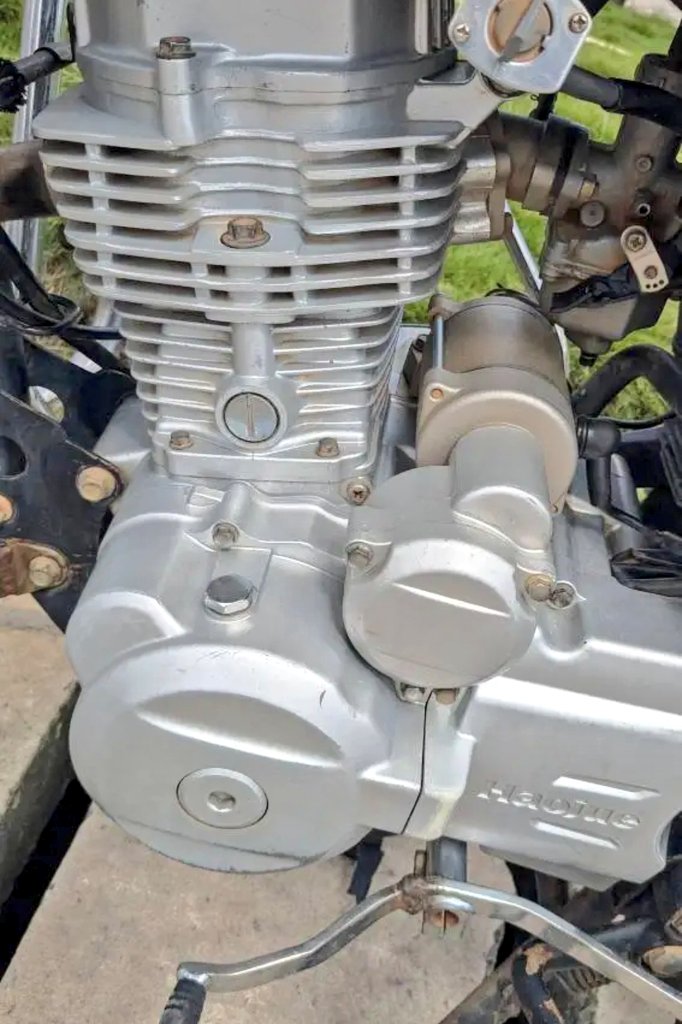 Eng_Matarra's tweet image. HAOJUE MNINGA 🔥 🔥 

REG&quot; #EEF

▪️Cc. 125
▪️Gear Tano 
▪️Starter Jino Moja 
▪️Engine Haijaguswa 
▪️Full Documents ✅️

#BEI - Tshs. 1,850,000/=

IPO DAR (Mikoani Tunasafirisha)

CALL 📞 📲-0793022184
WHATSAPP-0719542184