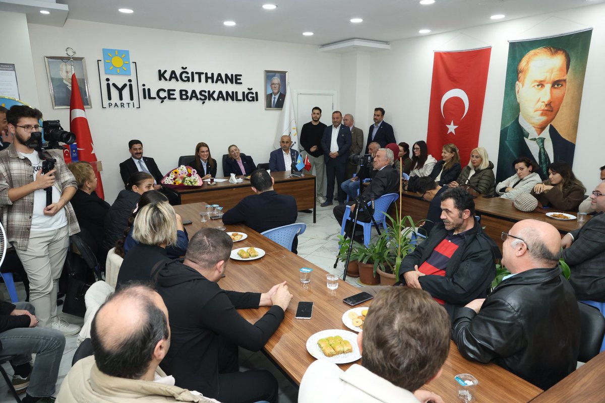 📍 Kağıthane İlçe Başkanlığımızı ziyaret ettik.

İlçe Başkanımız Aycan Güleçlier ve teşkilat mensuplarımıza hayırlı olsun dileklerimizi ileterek yeni döneme dair değerlendirmelerde bulunduk.

Kağıthane teşkilatımızın çalışkanlığı, samimiyeti ve güçlü ekip ruhu bizlere moral ve