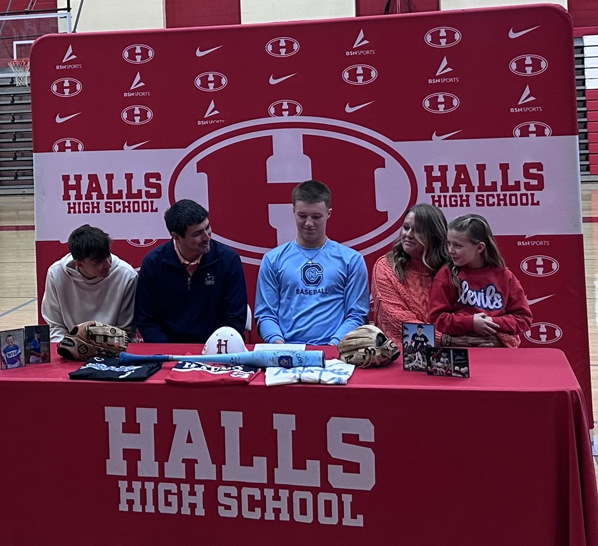 Halls High Athletics tweet media