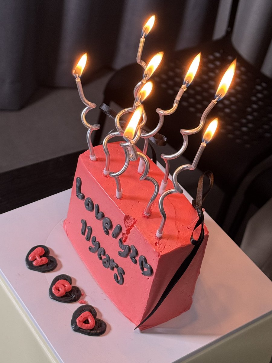 [📸] 251112 러블리즈 11th Anniversary Live💛

사랑하는 러블리즈의 11주년 🎂
11주년의 마지막까지 함께해 준 러블리너스🫶🏻‼️
앞으로도 오래오래 함께해요🥰

#Lovelyz #러블리즈
#11YearsWithLovelyz
#Lovelyz_11th_Anniversary