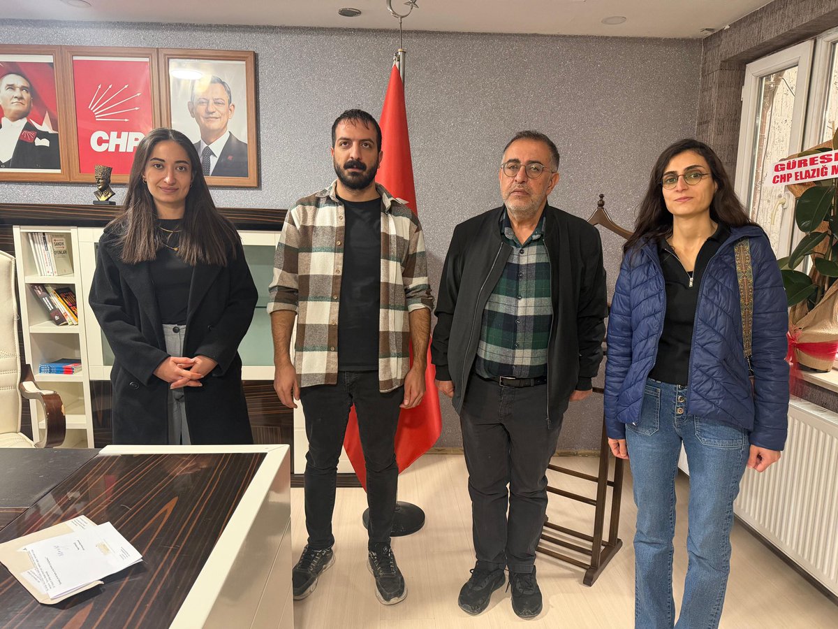 Bugün İl Başkanlığımızda
Medya ve Çocuk Hakları Derneğinden Furkan Tunçdemir, Arya Yiğit ve Rahime Tekin’i misafir ettik.

Çocukların haklarını savunmak, onları her türlü istismardan, şiddetten ve ayrımcılıktan korumak; siyasetin üzerinde bir insanlık görevidir. Bu alanda çalışan