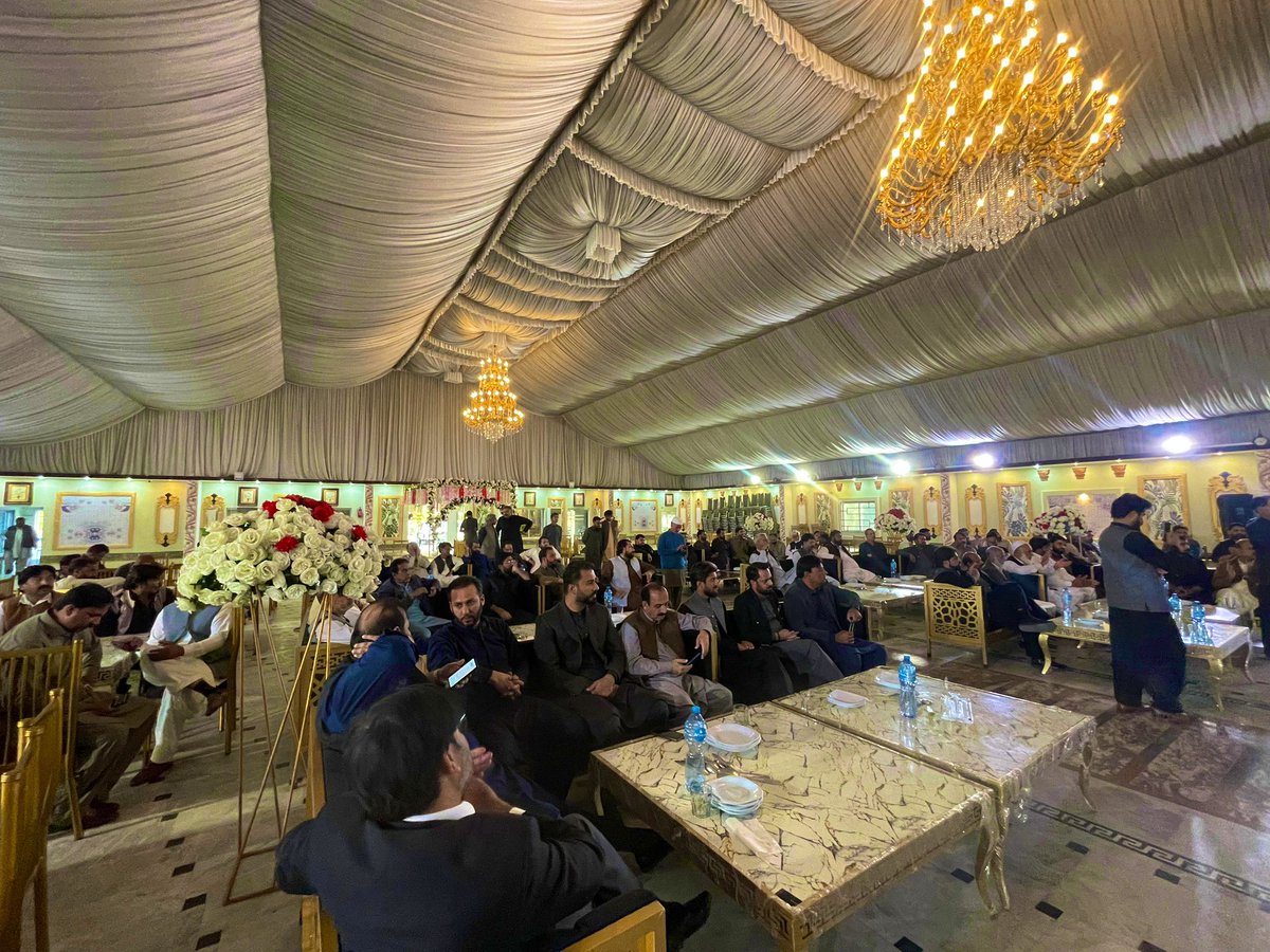 صدر شمالی پنجاب ملک تیمور مسعود کی زیرصدارت ضلع راولپنڈی کا تنظیمی اجلاس منعقد ہوّا جس میں ممبران اسمبلی، ٹکٹ ہولڈرز اور عہدیداران کی شرکت۔
1️⃣ عمران خان و اسیران کی رہائی کا مطالبہ
2️⃣ تنظیمی کارکردگی کا جائزہ
3️⃣ متنازعہ 27ویں آئینی ترمیم کو یکسر مسترد کرنے کا فیصلہ
4️⃣ آئندہ تحریک