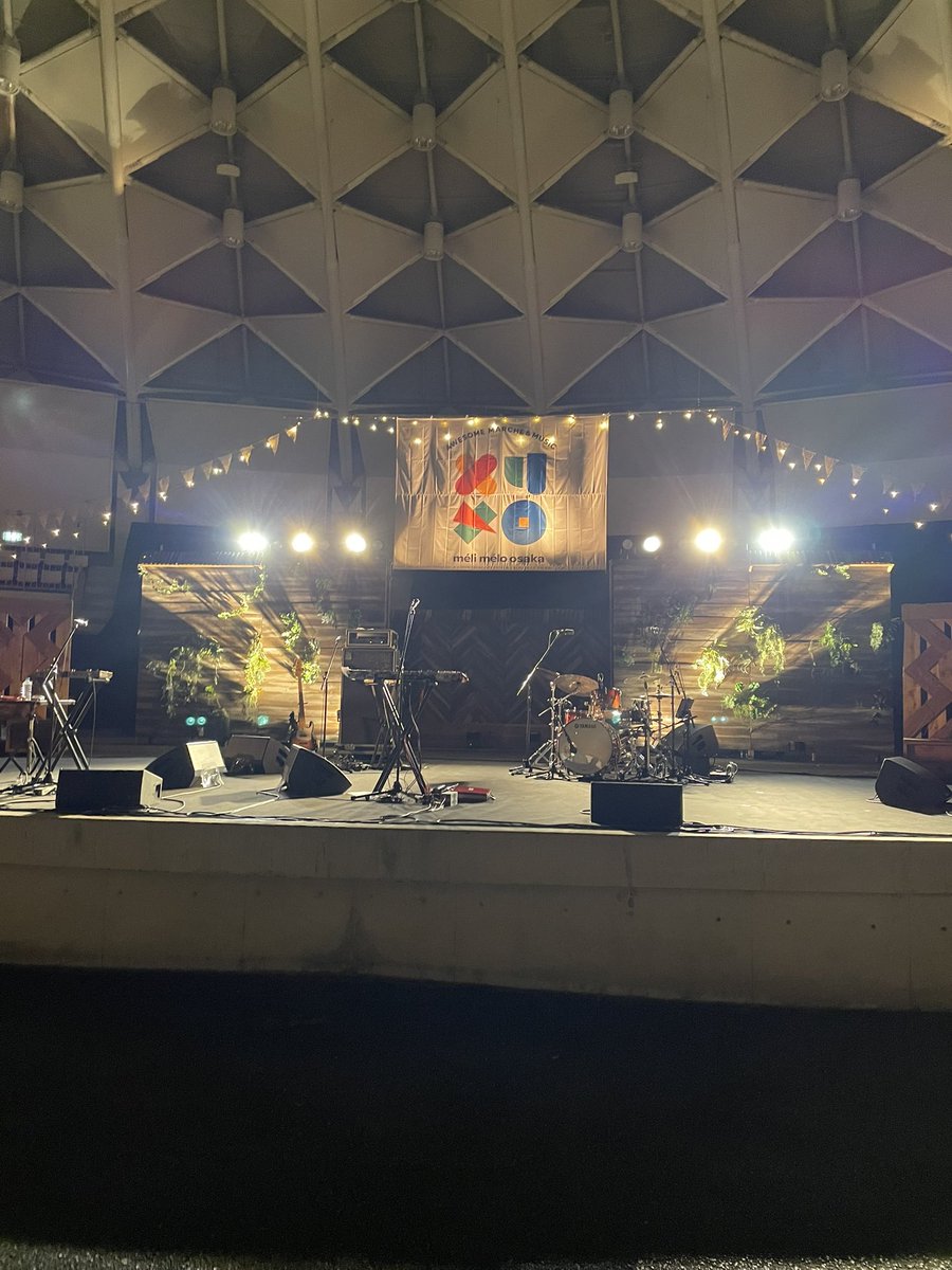 méli mélo osaka
服部緑地公園で音楽×マルシェイベント。
森道市場のコンパクト版みたいな感じ？
マルシェゾーンをブラブラしながらカレー食べたりライブ観たり、ゆるーく楽しめた。

観たライブ
真名子新 〜 北村蕗 〜 雨のパレード 〜 Nenashi 〜 toconoma 〜 Kan Sano