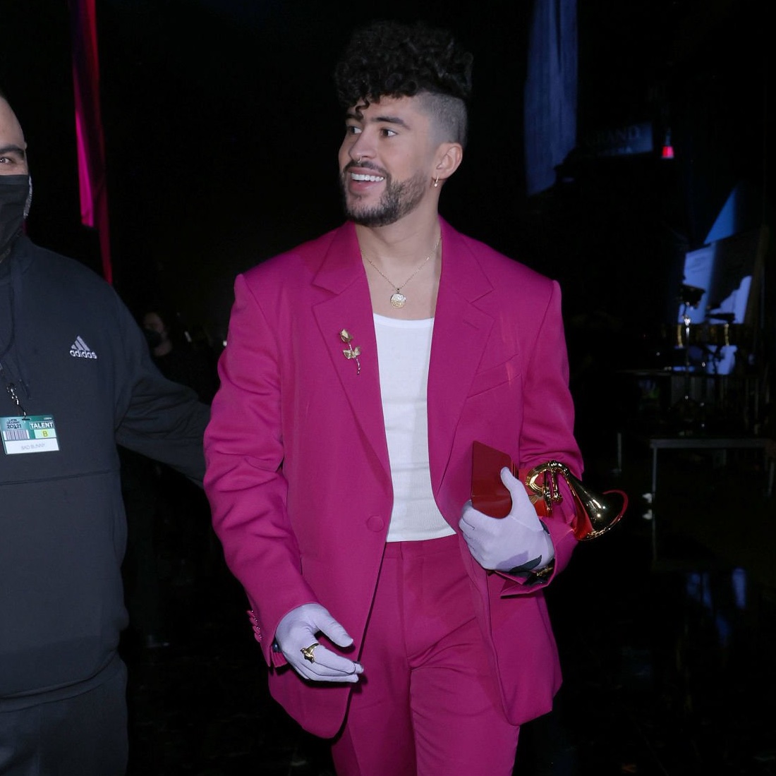 badbunnynetwork's tweet image. Bad Bunny vuelve mañana a los Latin Grammys luego de no asistir los últimos 3 años. 🩷