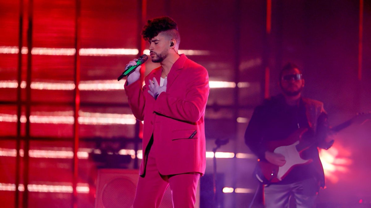 badbunnynetwork's tweet image. Bad Bunny vuelve mañana a los Latin Grammys luego de no asistir los últimos 3 años. 🩷