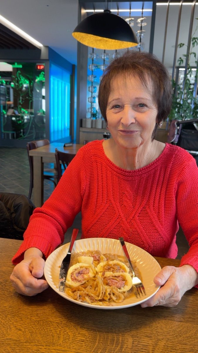 czechcookbook's tweet image. Today I spent time with my mom and we went to get some lunch. We ordered potato dumplings filled with smoked meat and sauerkraut topped with fried onions. 😋 This recipe will definitely be on my page in a future. 😊 Do you know this dish?
