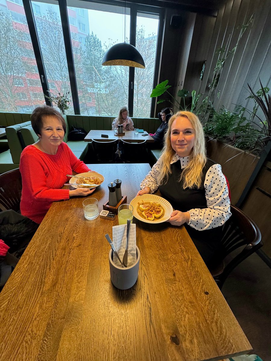 czechcookbook's tweet image. Today I spent time with my mom and we went to get some lunch. We ordered potato dumplings filled with smoked meat and sauerkraut topped with fried onions. 😋 This recipe will definitely be on my page in a future. 😊 Do you know this dish?