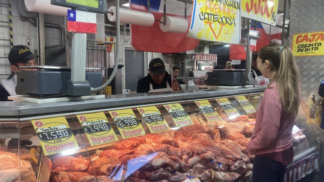 Cooperativa's tweet image. El 45% de los hogares chilenos no llega a fin de mes tinyurl.com/ym5kn2sf #Cooperativa90