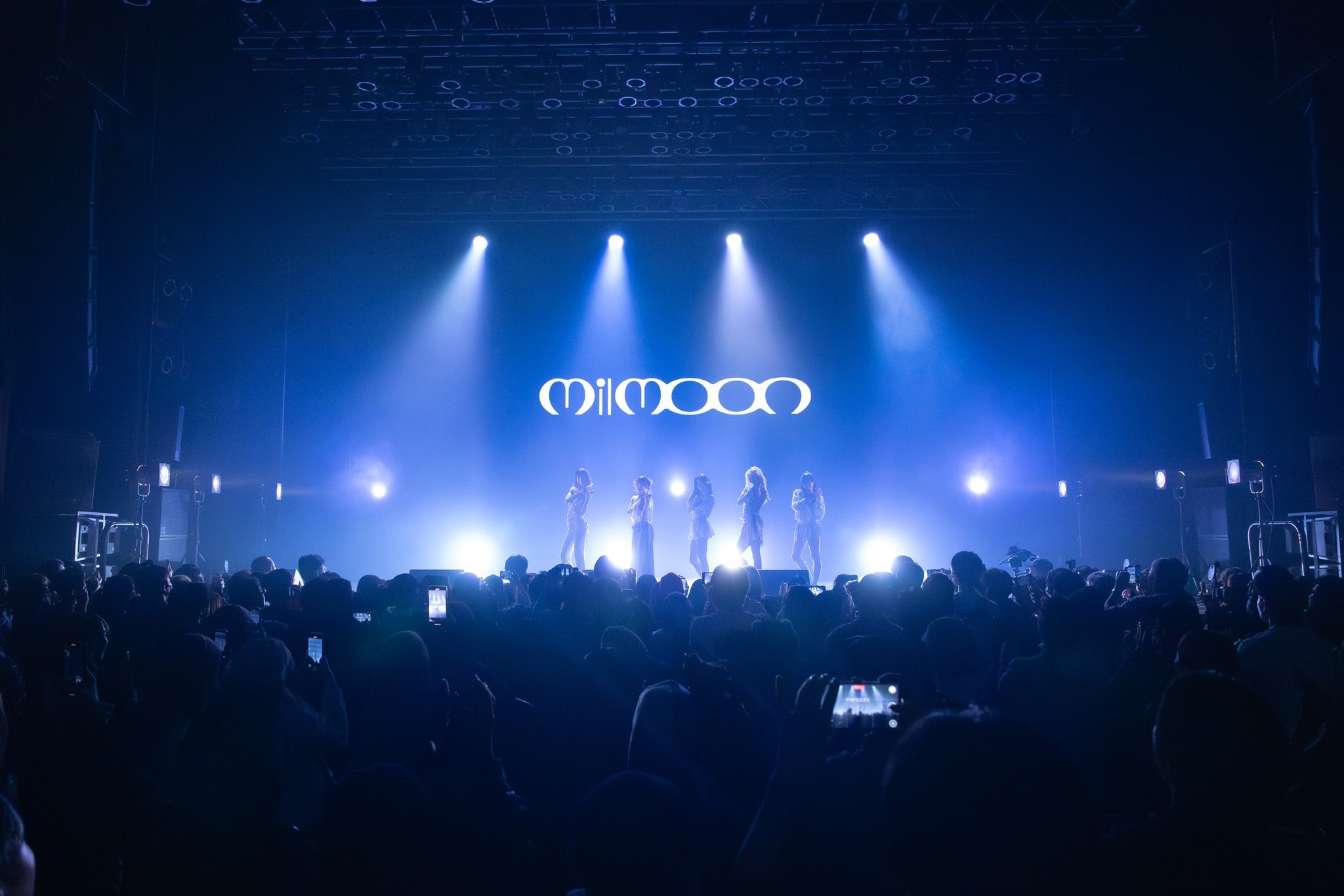 G5kMz7Ab0AAHirD?format=jpg&name=large