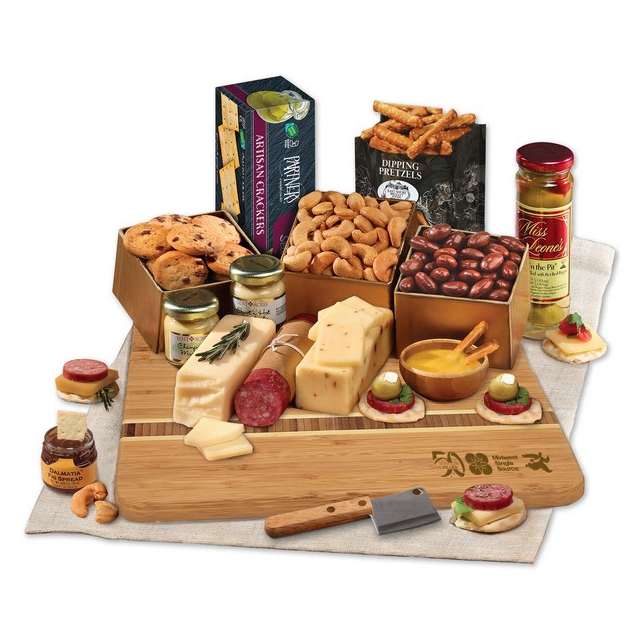 midwest_ss's tweet image. Here we go again! For November&apos;s Drawing we have a beautiful Charcuterie Board with an amazing array of gourmet delights, including cheese, sausage, spreads, almonds, crackers, and a cleaver for serving.
Click here to enter: shorturl.at/y2qPW
#MidwestSingleSource