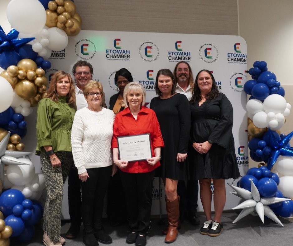 AccountingComp2's tweet image. Honored to be recognized by the Etowah Chamber for 25 years of service! 💙

Here’s to helping small businesses thrive for the next 25! 

#AccountingComplete #EtowahChamber #SmallBusinessAwards #25YearsStrong