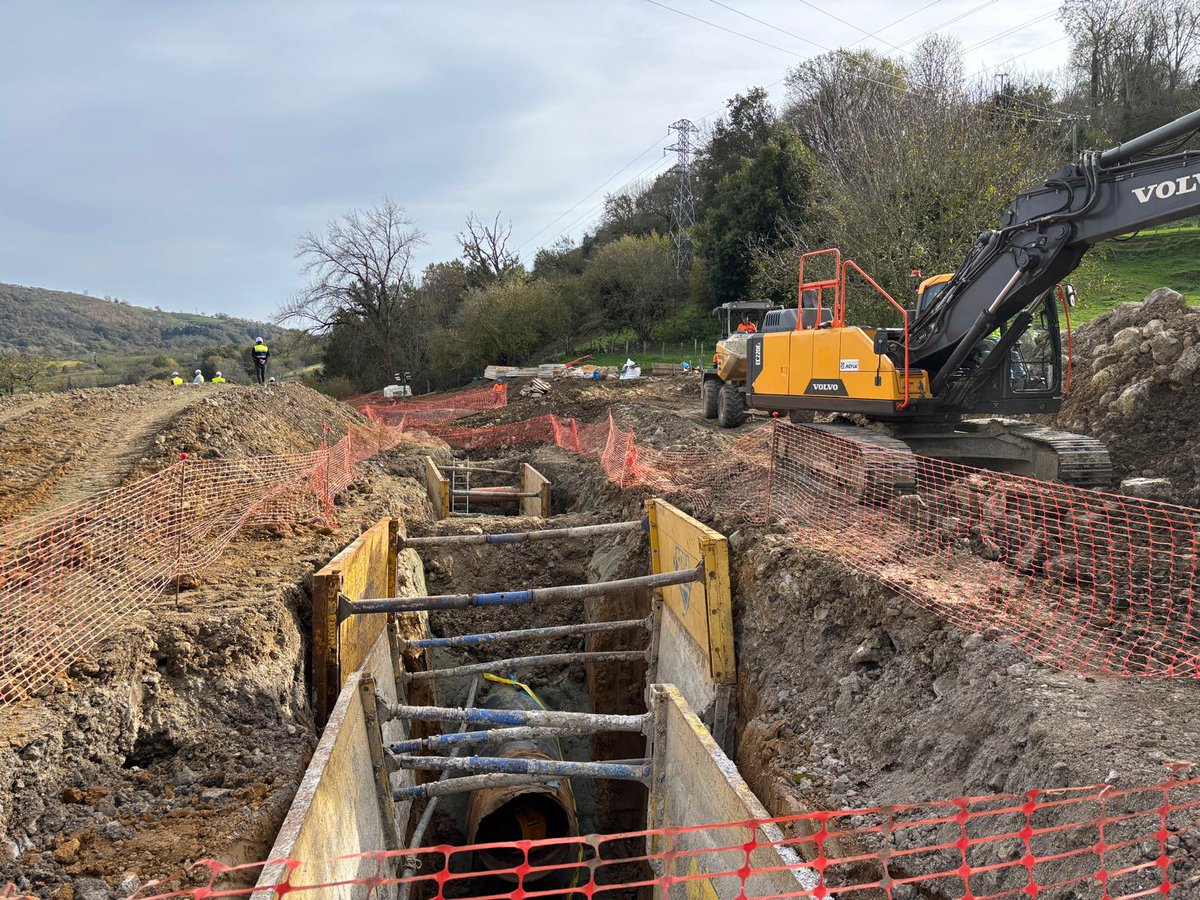 Las obras de la conducción alternativa del Canal Bajo del Añarbe que estamos ejecutando junto con <a href="/AnarbeUrak/">Aguas del Añarbe / Añarbeko Urak</a> entran en su fase final con un grado de ejecución del 85%

Hoy se ha reunido la comisión de seguimiento del convenio para constatar el avance de las obras, que estarán