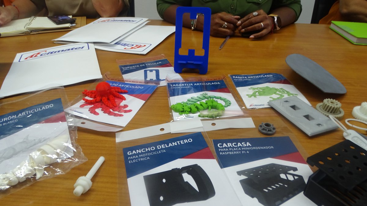 CubaOndi's tweet image. Especialistas de la Oficina Nacional de Diseño #ONDi sostienen fructíferos intercambios con entidades del Ministerio de Ciencias, Tecnología y Medio Ambiente #CITMA.

#Cuba #DiseñoCubano