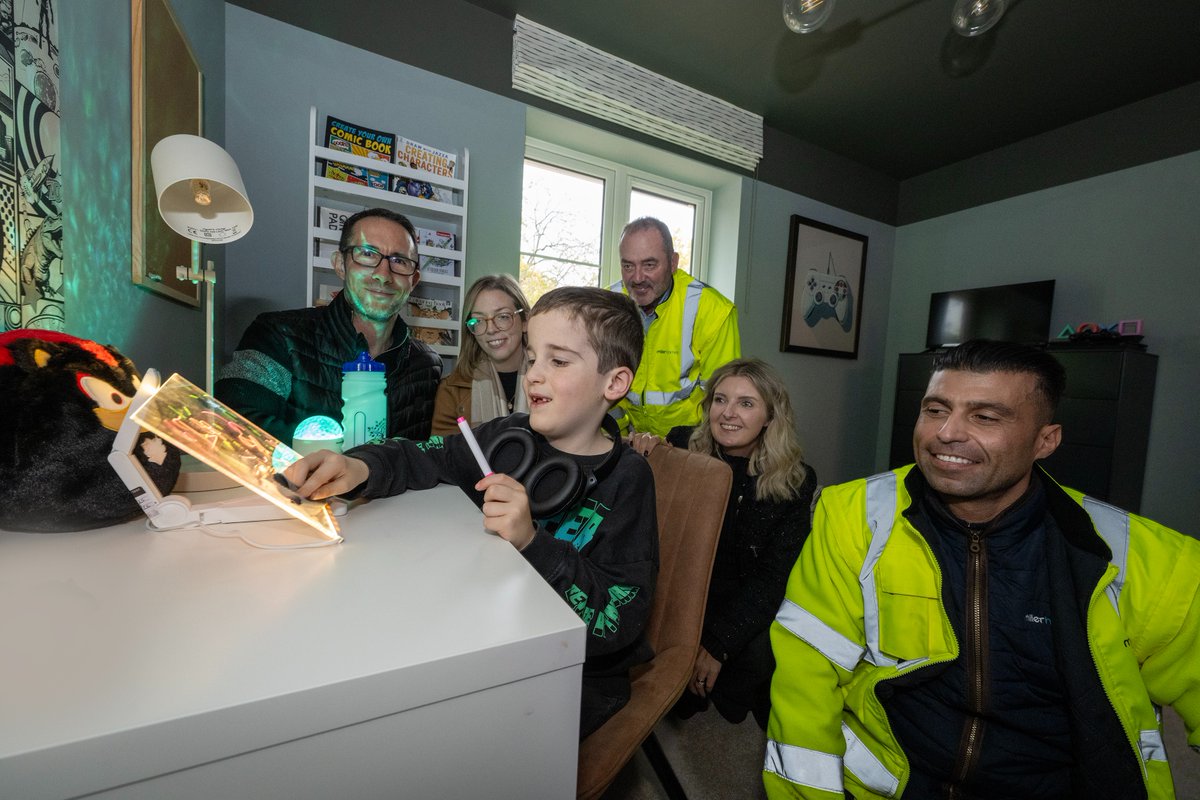 MillerHomesUK's tweet image. We’ve officially opened our new showhome at Frimley Square with help from 6-year-old Louie, who inspired a dedicated sensory room designed for comfort and calm. 💙🏡 
  
#InclusiveDesign #CommunityMatters