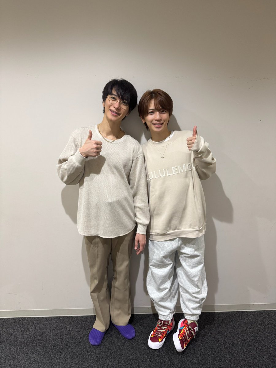 愛する戸塚くんへ

誕生日おめでとうございます🎂
戸塚くんと初めて会ってから15年。
バックダンサーや一緒に舞台に立つ事もあって、そしてこんな僕とずっと仲良く、お兄ちゃんみたいな存在で、また僕の憧れの先輩で本当に本当に感謝と尊敬をしています。