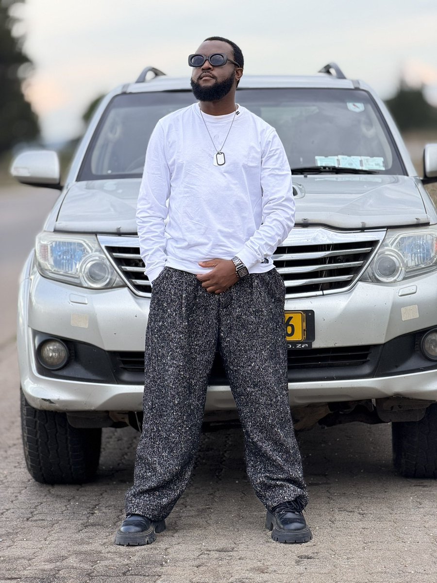 zimrobbie's tweet photo. First week as a 45 year old. Definitely feel as good as I look. If aging were a sport this player would get the Ballon D’Or. Grateful. RGM@45 ❤️❤️❤️ https://t.co/20hYrdkMXG