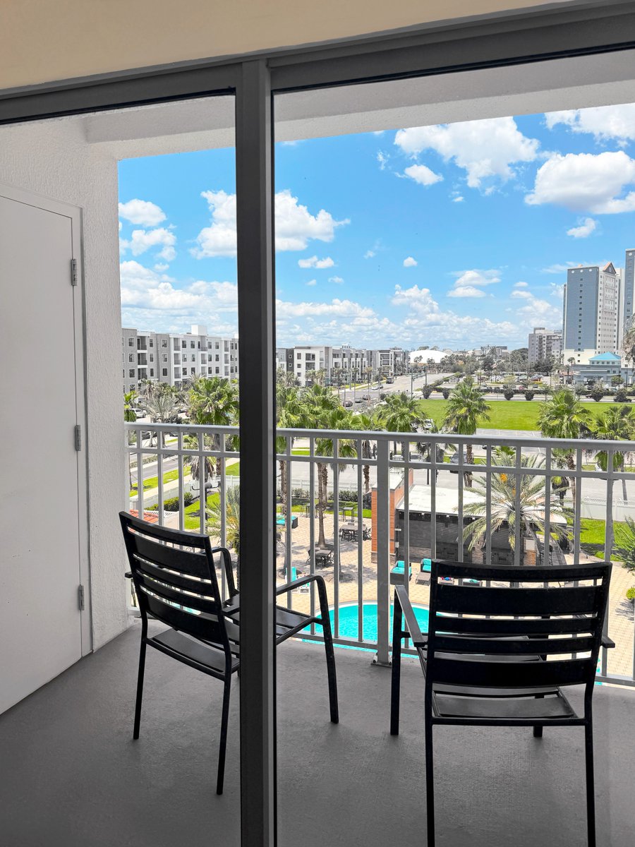 Whether you're cooking up a meal in the kitchen, relaxing in the living room, or getting a good night’s sleep in your plush king bed, our One Bedroom Grand Suite is designed with your comfort in mind.