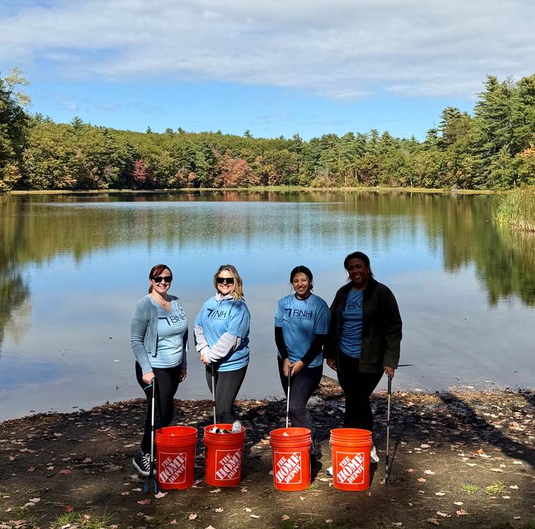 Bank of New Hampshire dedicated nearly two hours to a community cleanup at Livingston Park in Manchester. On a beautiful day, our team worked together to improve the park and were warmly thanked by local residents. We are proud to give back to the communities we serve