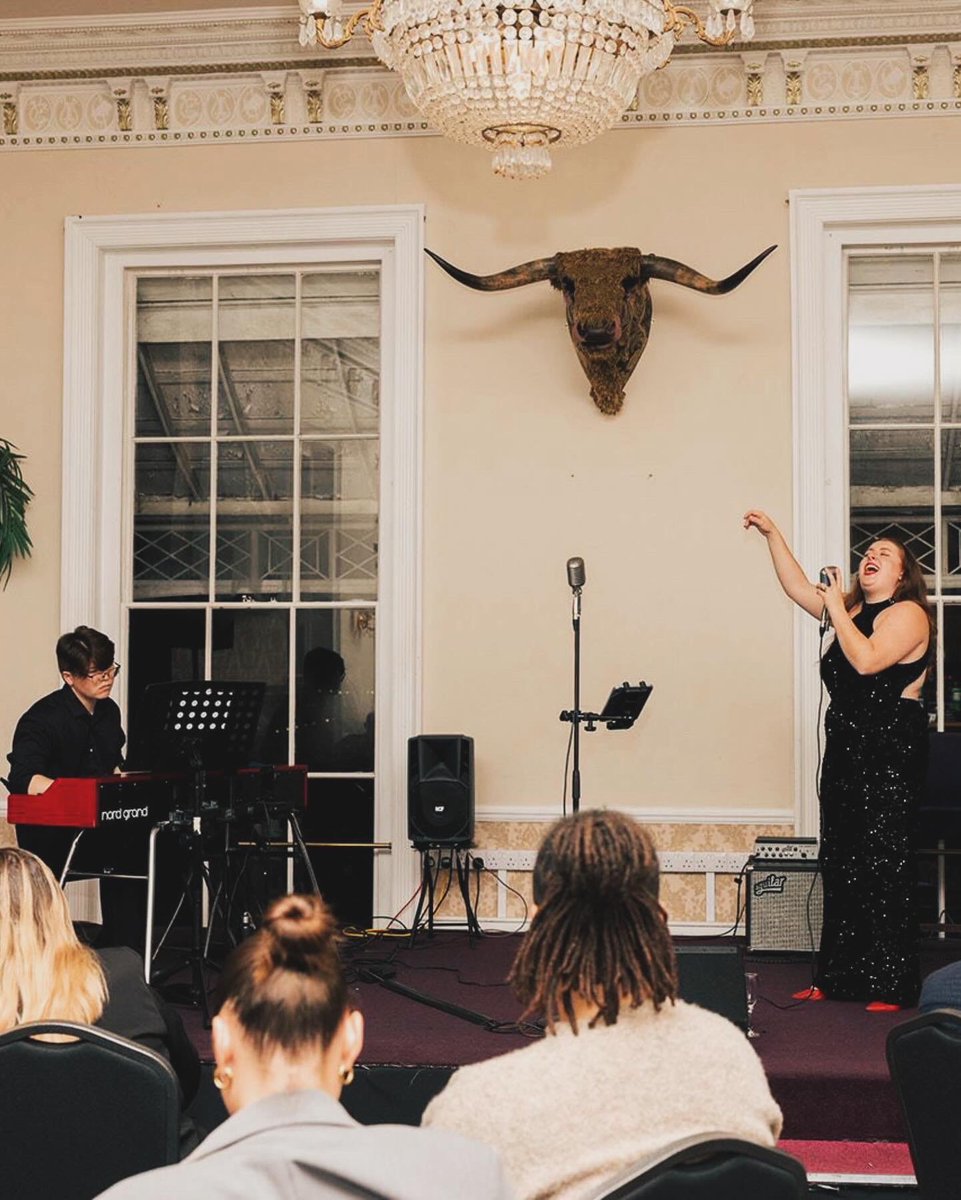 rubythejazzdiva's tweet image. Acres Way Charity Evening: Part Two  🐾
📸: sarah_skinner_photography
As sold out evening, we raised just shy of £1700 from the whole evening, we can’t thank everyone enough who chose to join us for this fabulous autumnal evening in! 
R 💋
#thejazzdivaofourera #rubyrobinsonmusic