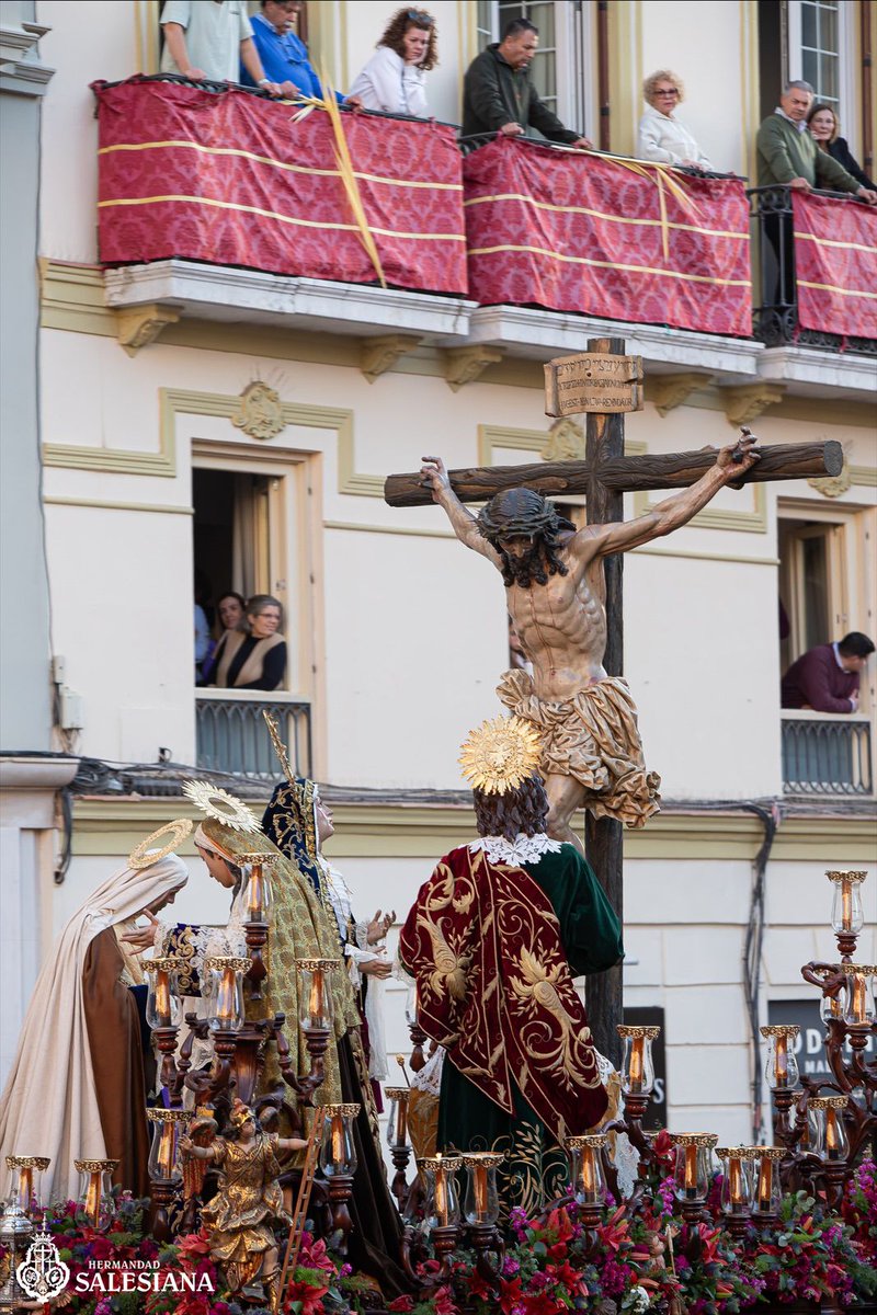 HdadSalesiana's tweet photo. Hoy, miércoles de los #NazarenosdeDonBosco

Oración al Santo Cristo de las Penas.

Santo Cristo de las Penas
postrado ante tu Sagrada Imagen,
vengo a implorar humildemente
tu misericordia y tu perdón.
 
Tus sufrimientos y tus penas
fueron el origen de mi salvación.
 
Convierte a los míos en fuente de alegría para que su valor redentor alcance eficazmente a mi familia,
a mis amigos y a todos los hombres mis hermanos a quienes amo con todas las fuerzas de mi corazón.
                                                                     Amén.

#CofradiasMLG

📸: @j16photos