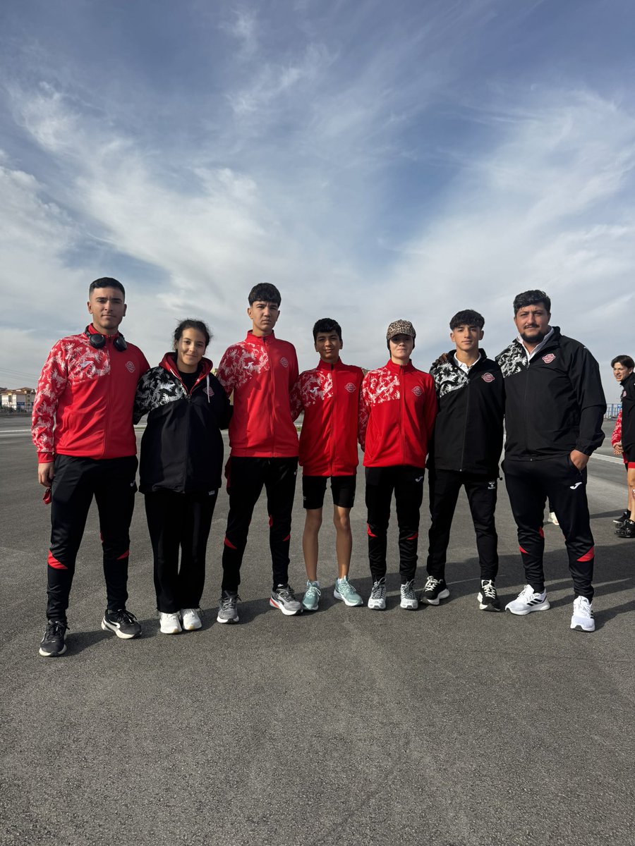 Kaderde, Alp disiplini milli takımına girmeleri için çalıştığım sporcularımla, tekerlekli paten milli takımında çalışmakta varmış. 😊