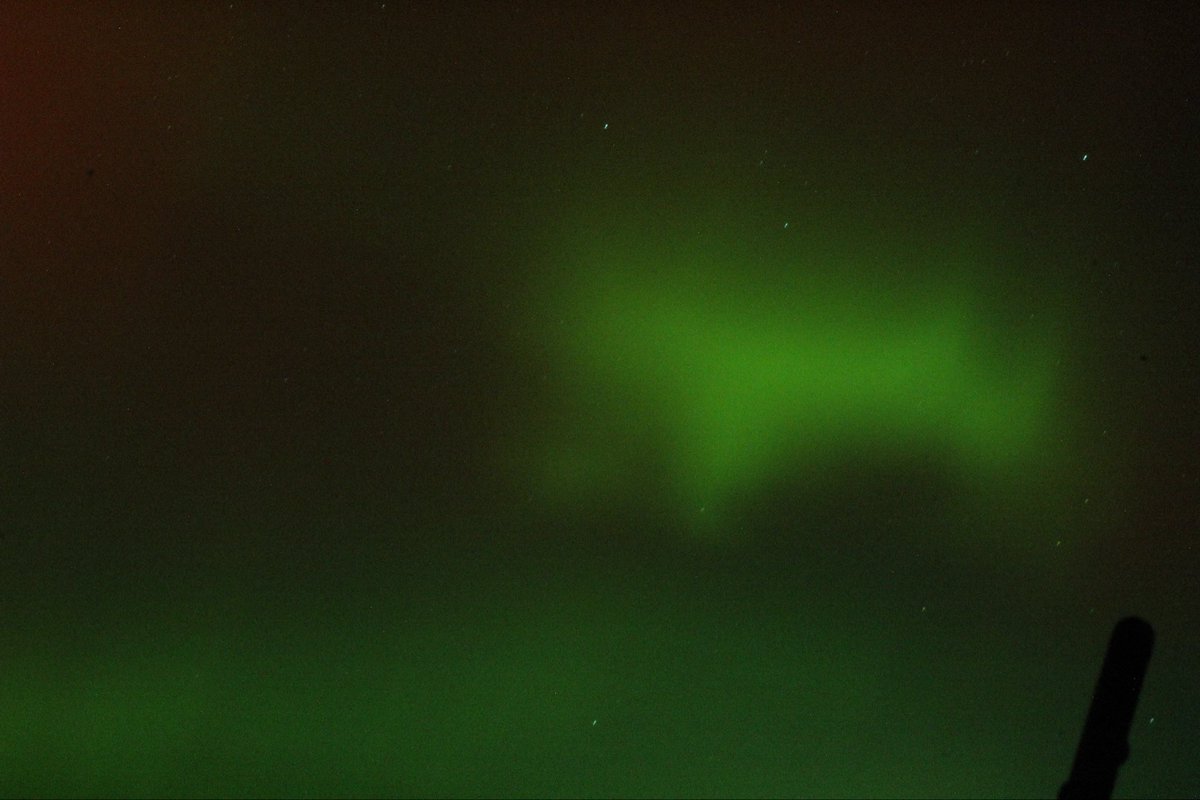 PerchalBlake's tweet photo. @MobileWxOffice @NWSOmaha @spacewxwatch Saw that too, I hit a damn button on my camera without realizing tho…. Looks way too oversaturated but it was weird to watch in person. Even for a colorblind dude like me lol https://t.co/i1SYhnoXjZ
