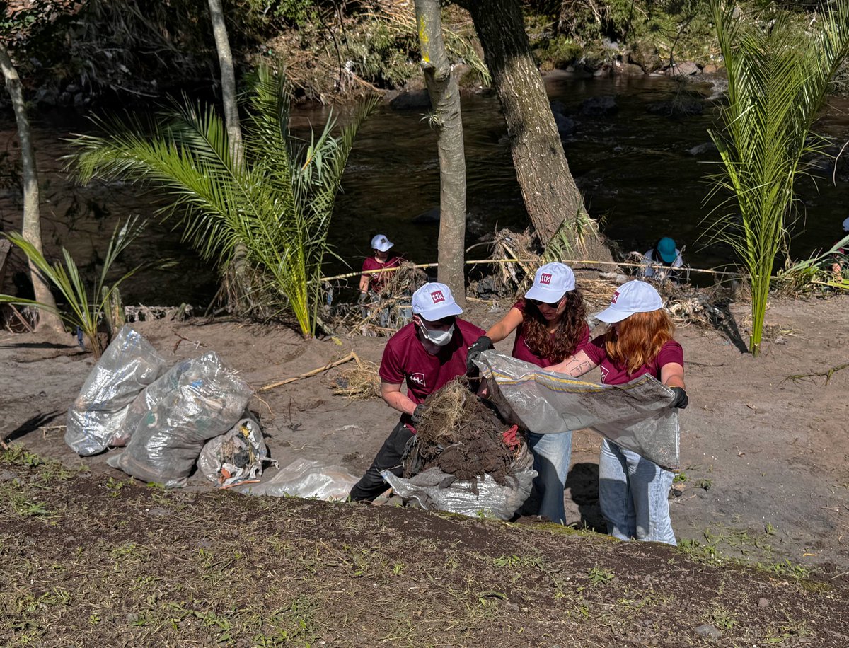 ichthion's tweet image. Hablar de sostenibilidad es importante, pero vivirla lo cambia todo.

Gracias a @Taktikee por unirse a la limpieza del río San Pedro y reafirmar su compromiso como Guardianes de Galápagos.

La reputación se construye con coherencia, acción y propósito.