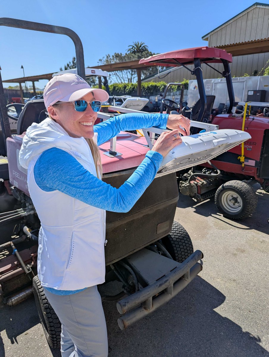 TerraRadTech's tweet image. “On Tour with Sensor 120” - by @turfmow
A unique behind-the-scenes look at how data, precision, and patience shape tournament turf. From tuning sensors to validating drainage, every scan tells a story.
🔗 hubs.li/Q03SxzHj0