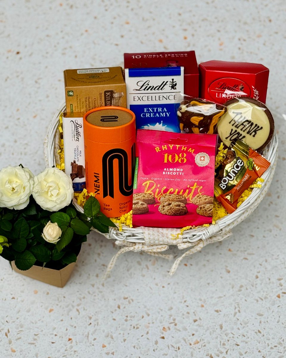 BasketsGalore's tweet image. Today&apos;s Gift Basket Of The Day is the &apos;&apos;Flowers at Sunset&quot; 🎁🌻☀️

ow.ly/l4YH50XpQnx

Follow &amp;amp; RT to enter #prize draw to #win a Gift Basket. 

More info via our blog. 

#dailydispatch #gifts #competition #giftbasketsrule #thankyougifts #giftwithflowers