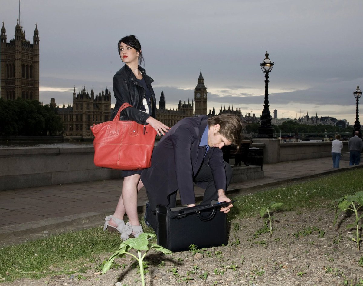 subvgardener's tweet image. Throwback to “Tools by Q” - covert gardening gear disguised as everyday objects. 👜📷🌱
A handbag, a briefcase, a camera. Each reimagined for quiet acts of resistance and rewilding. Guerrilla gardening, hidden in plain sight.

#GuerrillaGardening #RadicalGardening #ActivistDesign