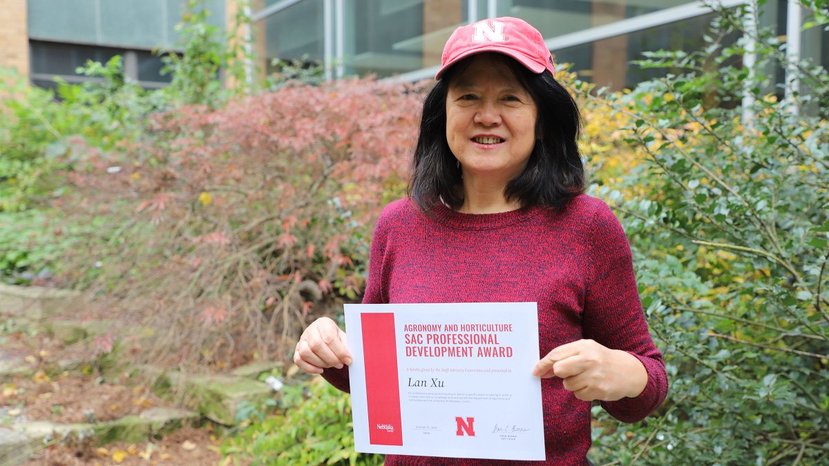 unlagrohort's tweet photo. Congrats, Lan Xu, research manager in #UNLAgroHort’s grain quality lab! She received the department’s SAC Professional Development Award. Xu will be attending the Wheat Quality Council Annual Meeting with funding from this award. ›› https://t.co/mg56rHy8P6 #UNL #IANR #staff https://t.co/NUmNoDwZkc
