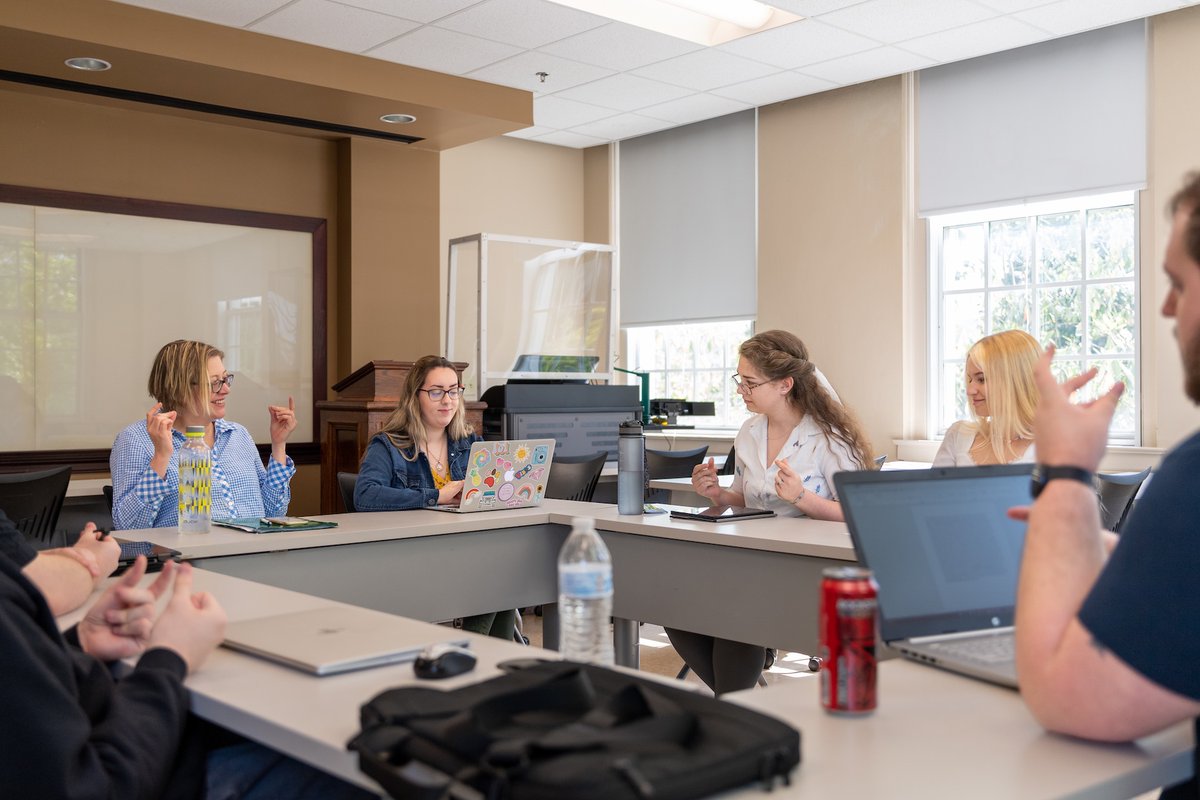 tennesseetech's tweet image. Students at Tennessee Tech are gaining workplace-ready writing and communication skills through certificate programs in editing and publishing and in technical writing and communication. 

Read more: tntech.edu/news/releases/…