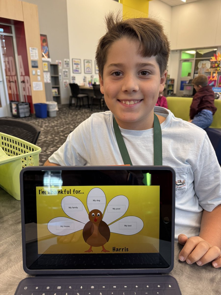 MohawkReads's tweet image. Third grade learned about cyberbullying, researched Thanksgiving on PebbleGo, and created Thankful Turkeys in Keynote! 💻🦃 #mohawkreads #librariesinrisd #risddreambig