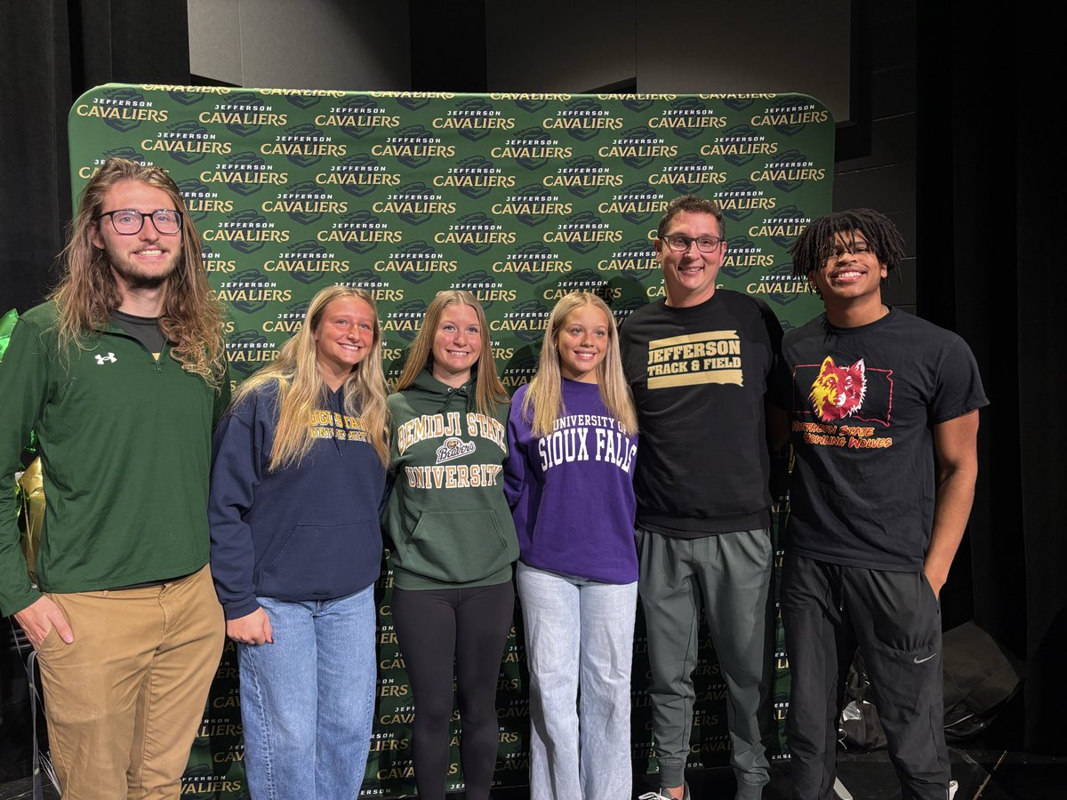 SFJeffersonxctf's tweet image. Congrats to our seniors that signed to continue their athletic careers today.

Megan - Augustana for Acrobatics and Tumbling
Kynlie - Bemidji St for XC and Track
Kalli - USF for Cheer and Track 
Kaeden - Northern State for Track