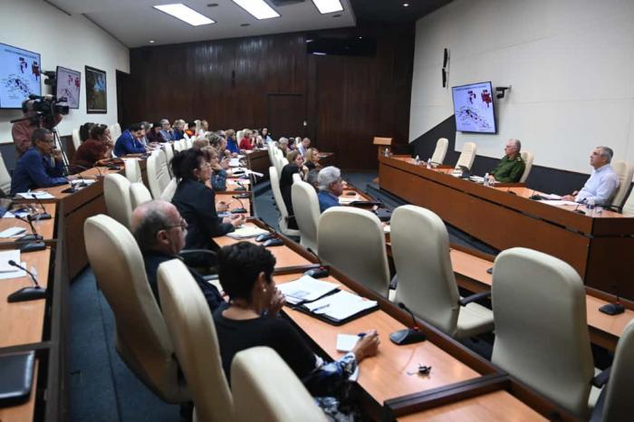 #Cuba
Enfrentar esta epidemia como mismo se hizo con la COVID-19
tribuna.cu/ciencia/2025-1…